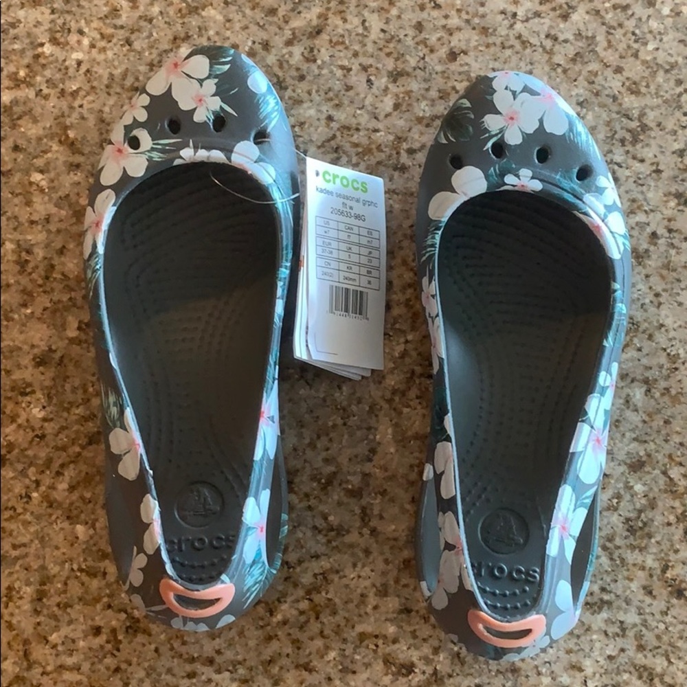 Vera Bradley Crocs. Ballet Flats. Size 7.